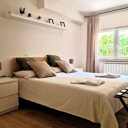 Relais Cassia Rome - Parking, Wi-Fi & Barbecue Villa Bagian luar foto